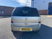 Second-hand Vauxhall Meriva Design Edition 2010 Auriu Monovolum