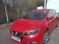 Begagnad Nissan Leaf Acenta 110 kW (150 HK) 2021 Röd Halvkombi