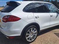 Used Porsche Cayenne 245 HP (180 kW) 2013 White SUV