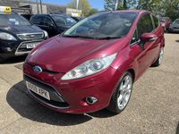 Usado Ford Fiesta Titanium 118 HP (86 kW) 2009 Vermelho Citadino