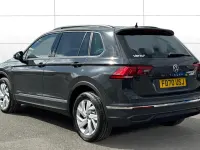 Usado VW Tiguan Life 150 CV (110 kW) 2021 Gris SUV