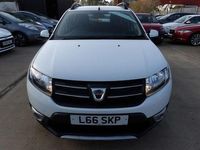 Used Dacia Sandero Lauréate 90 HP (66 kW) 2015 White Hatchback
