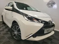 Used Toyota Aygo X-play 69 HP (50 kW) 2016 White Hatchback