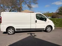 Gebraucht Vauxhall Vivaro Sportive 115 PS (84 kW) 2013 Weiß Van / Kleinbus