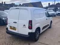 Used Citroën Berlingo 75 HP (55 kW) 2019 White MPV