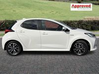 Second-hand Toyota Yaris Hybrid Design 2021 Alb Hatchback