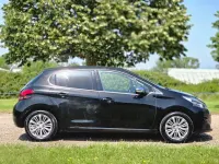 Used Peugeot 208 Allure 2017 Black Hatchback