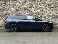 Usado BMW iX M Sport 300 kW (408 CV) 2025 Azul SUV
