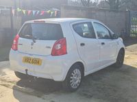 Used Suzuki Alto 68 HP (50 kW) 2013 White Hatchback