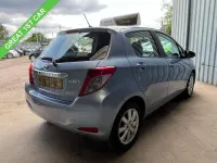 Second-hand Toyota Yaris 101 CP (74 kW) 2013 Albastru Hatchback