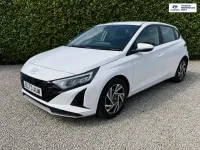 Used Hyundai i20 Advanced 100 HP (73 kW) 2023 White Hatchback