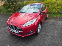 Usado Ford Fiesta Zetec 2016 Vermelho Citadino