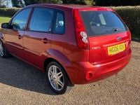 Used Ford Fiesta Ghia 80 HP (58 kW) 2006 Red Hatchback