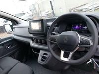 New Renault Trafic 2025 White MPV