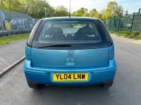 Używany Vauxhall Corsa Design Edition 2004 Niebieski Hatchback