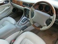 used Jaguar XJ8 XJ3.2