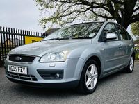 Usado Ford Focus Titanium 115 HP (84 kW) 2005 Prateado Citadino