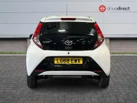 Used Toyota Aygo X-play 2018 White Hatchback