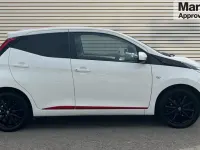 Used Toyota Aygo x-press 69 HP (50 kW) 2018 White Hatchback