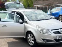 Begagnad Vauxhall Corsa 85 HK (62 kW) 2010 Silver Halvkombi