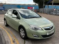 Used Vauxhall Astra 113 HP (83 kW) 2011 Green Hatchback