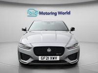 Usado Jaguar XE R-Dynamic 250 HP (183 kW) 2021 Cinzento Sedan