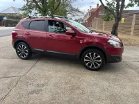 Used Nissan Qashqai N-TEC 141 HP (103 kW) 2010 Red SUV