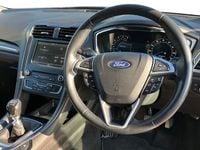 Used Ford Mondeo Titanium 120 HP (88 kW) 2016 Red Hatchback