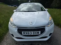 Used Peugeot 208 Access 82 HP (60 kW) 2013 White Hatchback