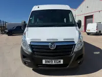 Begagnad Vauxhall Movano 130 HK (95 kW) 2019 Vit Minibuss