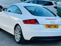 Begagnad Audi TT Performance 250 HK (183 kW) 2007 Vit Sportkupé