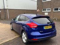 Used Ford Focus Titanium 125 HP (91 kW) 2016 Blue Hatchback