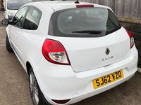 Used Renault Clio IV Dynamique 75 HP (55 kW) 2012 White Hatchback
