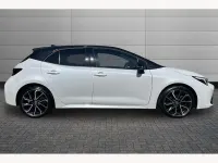 Second-hand Toyota Corolla 196 CP (144 kW) 2023 Alb Hatchback