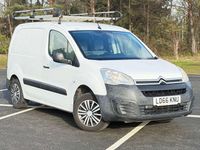 Usado Citroën Berlingo 75 CV (55 kW) 2016 Blanco Monovolumen