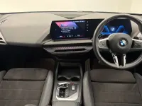 Usado BMW 120 M Sport 168 CV (123 kW) 2024 Gris Utilitario