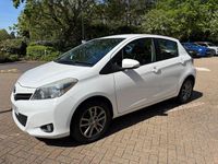 Używany Toyota Yaris Plus 99 KM (72 kW) 2014 Biały Hatchback