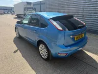 Begagnad Ford Focus Titanium 2008 Blå Halvkombi
