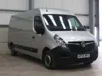 Usado Vauxhall Movano Edition 135 CV (99 kW) 2022 Plateado