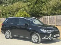 Used Mitsubishi Outlander P-HEV 206 HP (151 kW) 2018 Black Estate