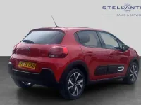 Begagnad Citroën C3 PureTech 108 HK (79 kW) 2024 Röd Halvkombi