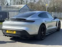 Begagnad Porsche Taycan 339 kW (462 HK) 2024 Silver Sedan