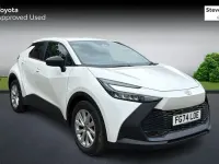 Used Toyota C-HR 140 HP (102 kW) 2024 White SUV