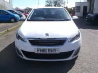 Used Peugeot 308 Allure 120 HP (88 kW) 2016 White Hatchback