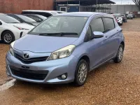 Używany Toyota Yaris 99 KM (72 kW) 2013 Niebieski Hatchback