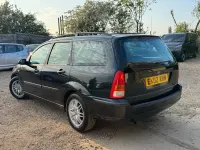 Begagnad Ford Focus 100 HK (73 kW) 2002 Svart Kombi