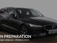 Usado Volvo V60 Momentum 150 HP (110 kW) 2019 Preto Carrinha