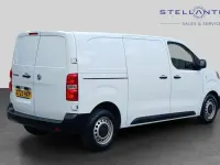 Używany Vauxhall Vivaro S 99 KM (72 kW) 2023 Biały Minivan