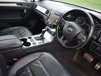 used VW Touareg 3.0 V6 R-LINE TDI BLUEMOTION TECHNOLOGY 5d 259 BHP