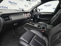 Used Porsche Macan 261 HP (191 kW) 2024 Black SUV